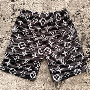 Teosins Designer-Style Monogram Athletic Shorts – Men’s Medium